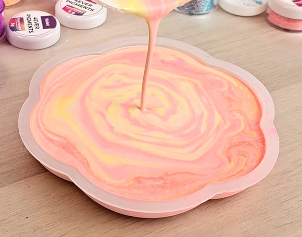 Vaciabolsillos de yeso coloreado con los pigmentos Aqua Pigment