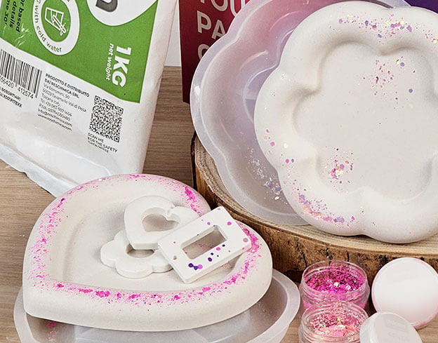 Vaciabolsillos de yeso blanco hechos con moldes de silicona