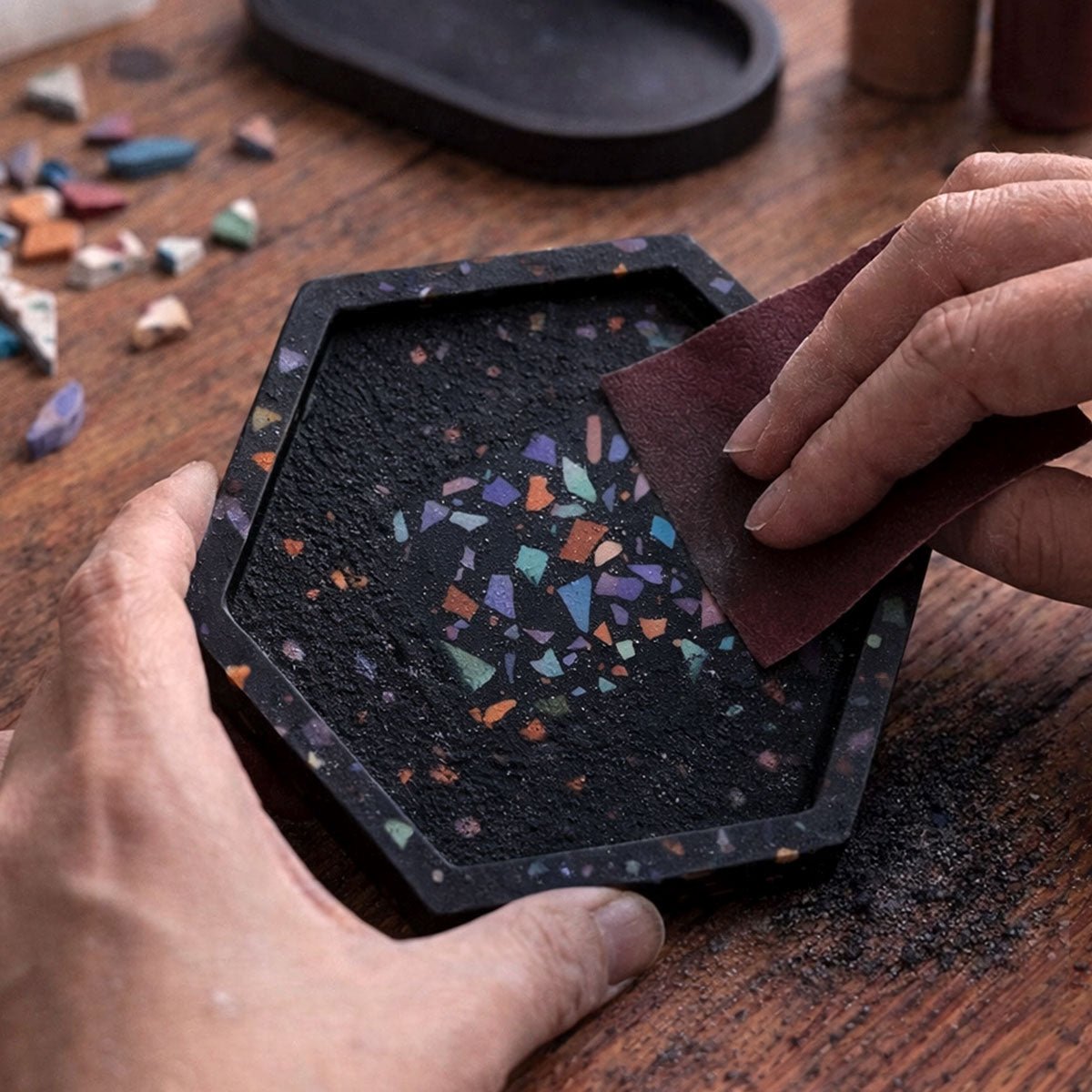 Terrazzo Aqua Kit [Negro Lava]: elegancia y diseño único con chips de colores - Aqua Resin